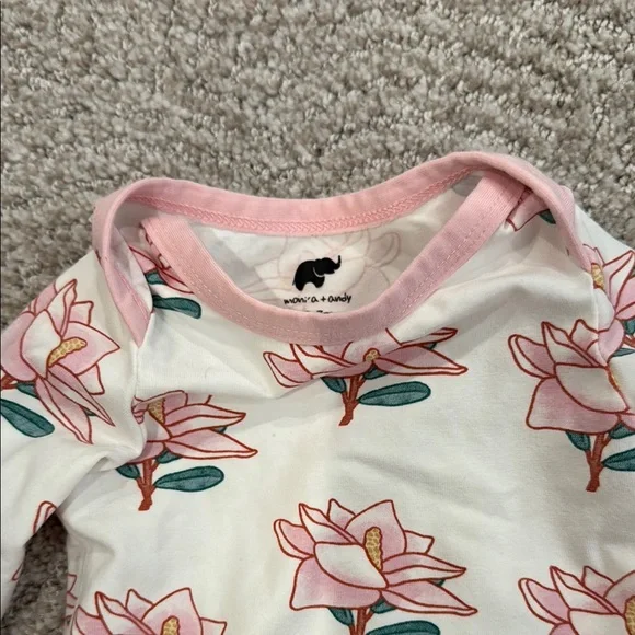 Monica and Andy baby girl set onesie 0-3 mo Magnolia Floral Baby Outfit with Hat - Picture 6 of 9